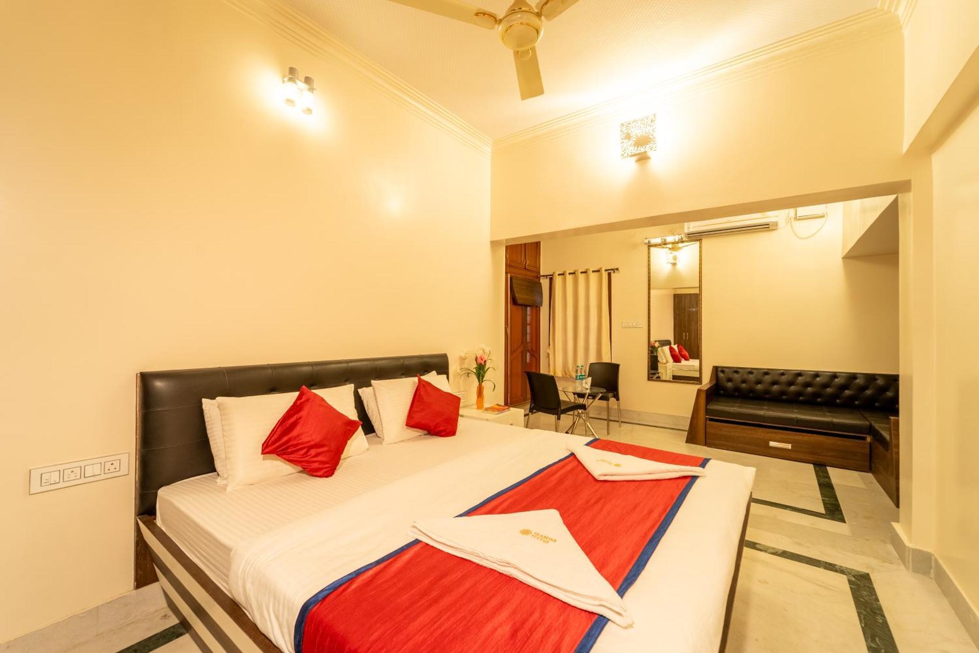 Seasons Suites - Hbr Bangalore Exterior foto